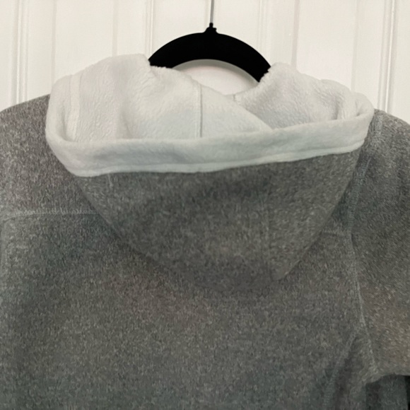 NORTH FACE WOMEN’S JACKET, Grey Heather fleece , size medium - Picture 6 of 9